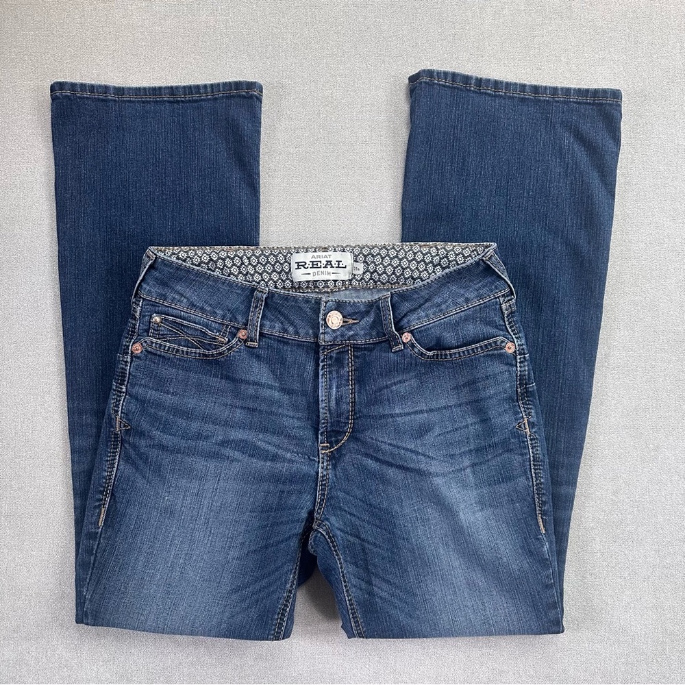 Ariat Women’s Perfect Rise Rosa Bootcut Jeans. Medium wash. 31 Short.